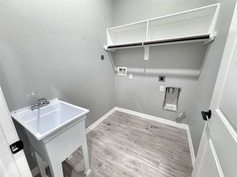 All images are for illustrative purposes only. Home is to be built and is currently under construction.