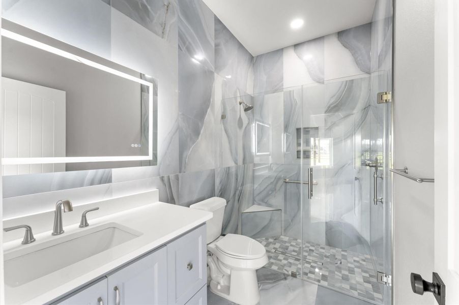 Furnished interior view inside a new home in , Rosharon (Image 10).