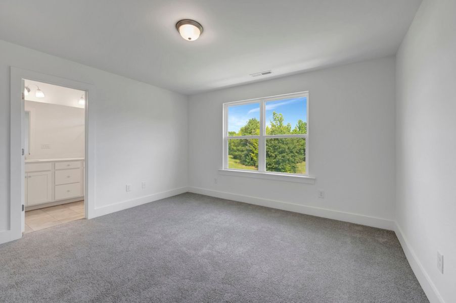 Spacious, unfurnished interior of a new home in Vaughan Farms, Angier (Image 18).