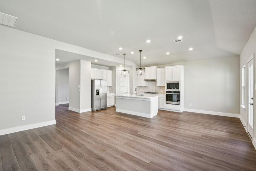 Photo is not of the actual home but is an inspirational photo of builder’s model home and may depict options, furnishings, and/or decorator features that are not included. Photo is not of the actual home but is an inspirational photo of builder’s model home and may depict options, furnishings, and/or decorator features that are not included.