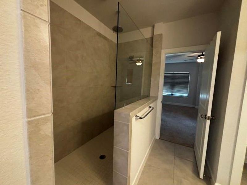 Furnished interior view inside a new home in , Missouri City (Image 6).