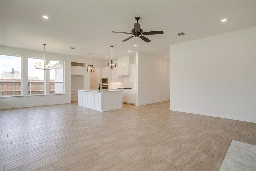 Spacious, unfurnished interior of a new home in Whitestone Crest, Benbrook (Image 30).