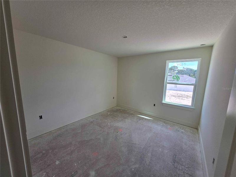 Spacious, unfurnished interior of a new home in , Spring Hill (Image 5).