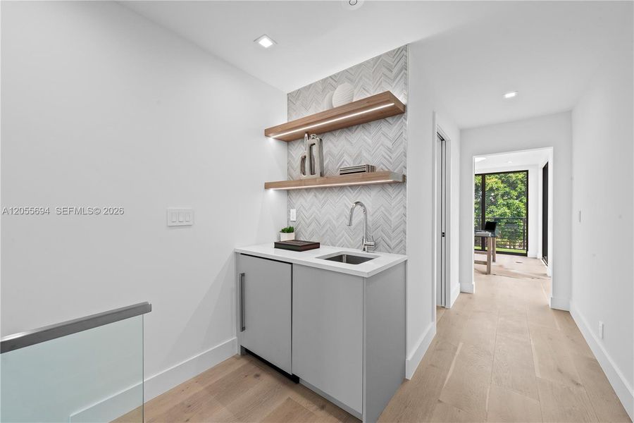 Furnished interior view inside a new home in , Fort Lauderdale (Image 79).