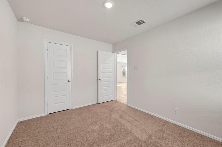 Spacious, unfurnished interior of a new home in Mobberly Farms, Pilot Point (Image 22).