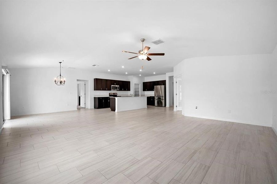 Spacious, unfurnished interior of a new home in North Park Isle, Plant City (Image 22).