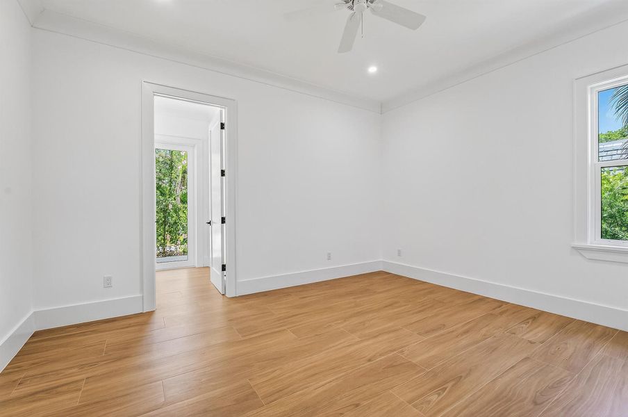 Spacious, unfurnished interior of a new home in , Vero Beach (Image 17).