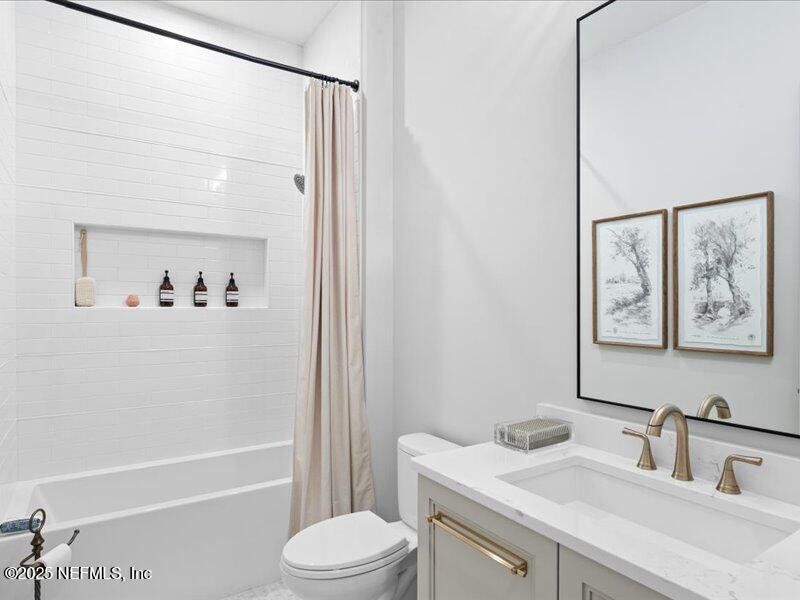 Furnished interior view inside a new home in , Jacksonville (Image 10).