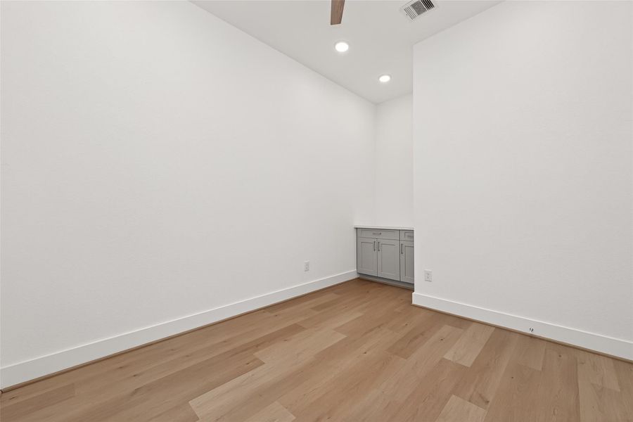 STUDY/OFFICE STUDY/OFFICE