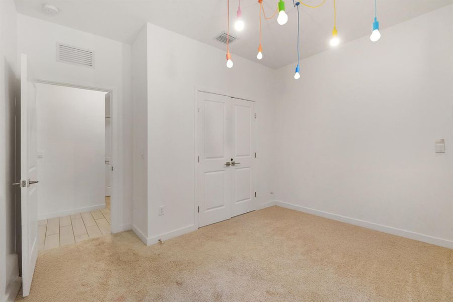 Spacious, unfurnished interior of a new home in Reserve at Jupiter, Jupiter (Image 20).