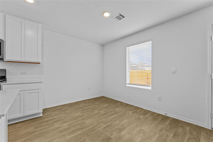 Spacious, unfurnished interior of a new home in Prairie Lakes, Buda (Image 35).