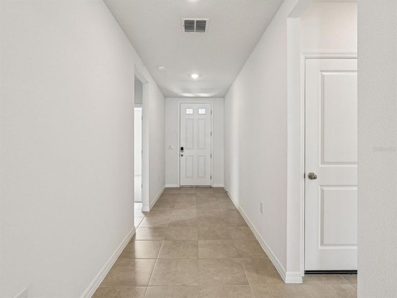 Spacious, unfurnished interior of a new home in The Reserve at Van Oaks, Auburndale (Image 15). Spacious, unfurnished interior of a new home in The Reserve at Van Oaks, Auburndale (Image 15).
