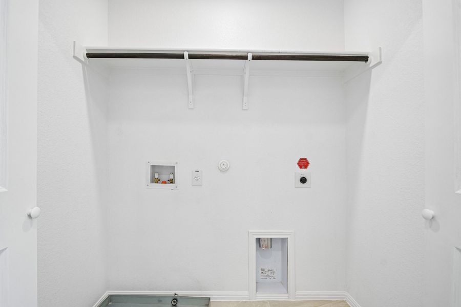 Spacious, unfurnished interior of a new home in Foxfield, Austin (Image 14). Spacious, unfurnished interior of a new home in Foxfield, Austin (Image 14).