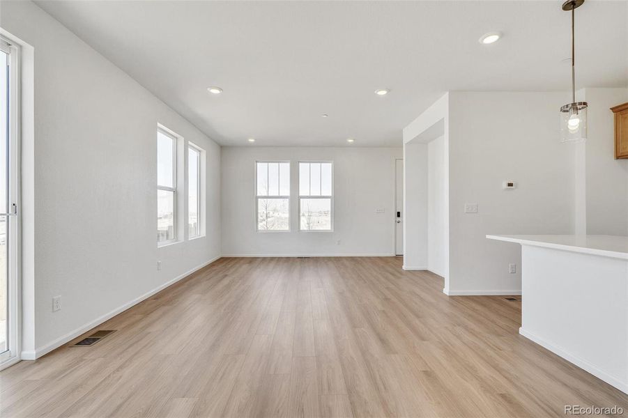 Spacious, unfurnished interior of a new home in Turnberry, Commerce City (Image 32).