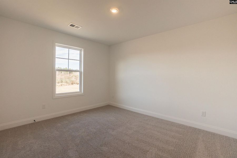 Spacious, unfurnished interior of a new home in Beach Forest, Sumter (Image 29).