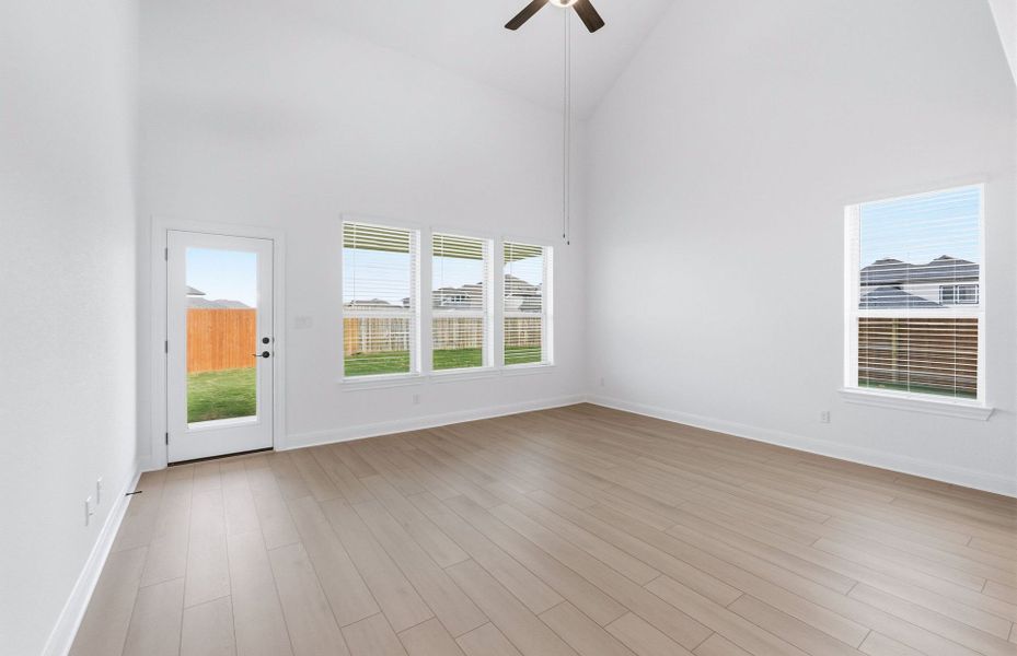 Spacious, unfurnished interior of a new home in Santa Rita Ranch, Liberty Hill (Image 44).