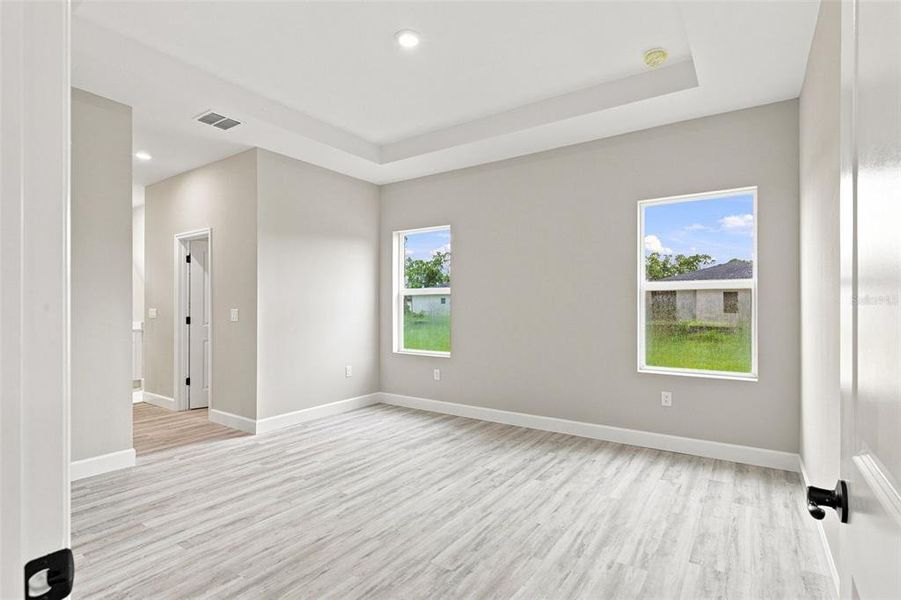 Spacious, unfurnished interior of a new home in , North Port (Image 17).