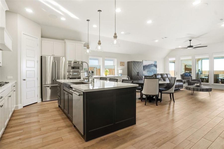 Furnished interior view inside a new home in Reunion 50', Rhome (Image 27). Furnished interior view inside a new home in Reunion 50', Rhome (Image 27).