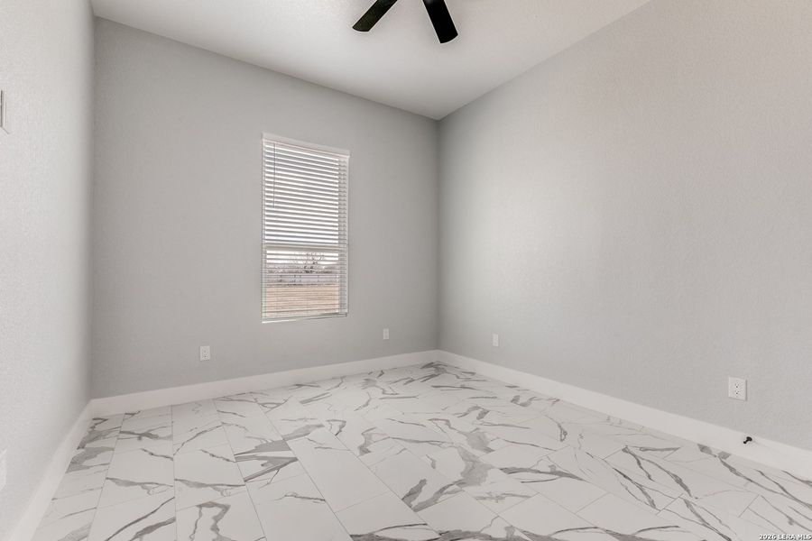 Spacious, unfurnished interior of a new home in , Atascosa (Image 24).