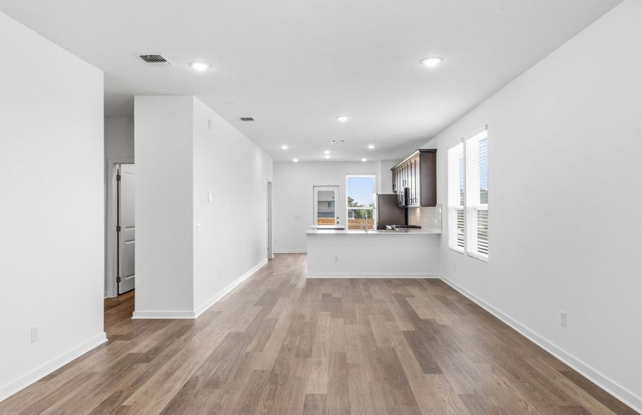 Spacious, unfurnished interior of a new home in Crosswinds, Kyle (Image 33). Spacious, unfurnished interior of a new home in Crosswinds, Kyle (Image 33).