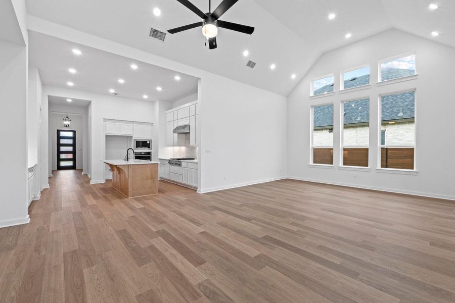 Spacious, unfurnished interior of a new home in Broken Oak, Georgetown (Image 20).