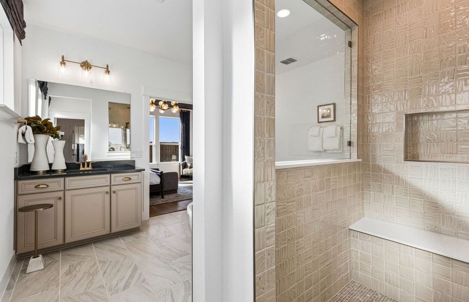 Representative furnished interior of a home built from the Gillett by Pulte Homes in Mission Hills, Garland (Image 15).