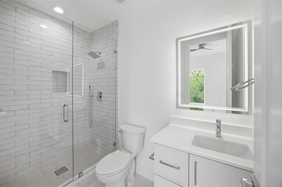 Furnished interior view inside a new home in , Dallas (Image 12).