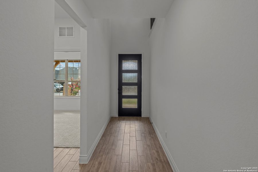 Spacious, unfurnished interior of a new home in Legacy at Lake Dunlap, New Braunfels (Image 26).