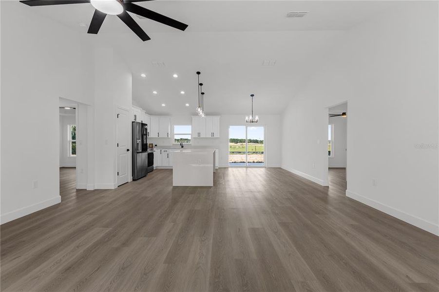 Spacious, unfurnished interior of a new home in , Ocala (Image 26).