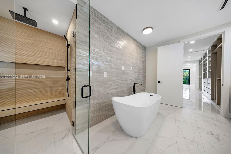 Furnished interior view inside a new home in , Fort Lauderdale (Image 37).