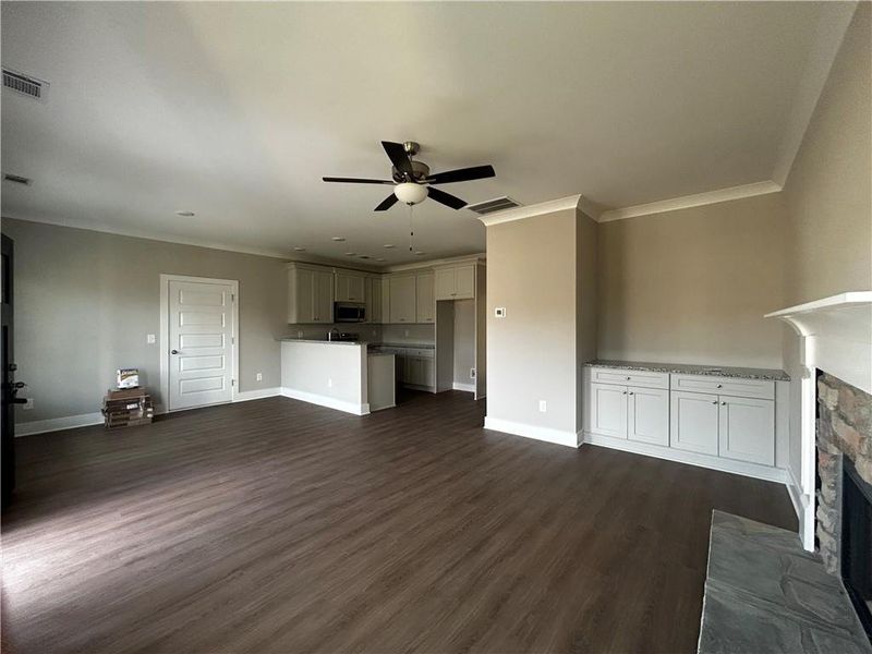Spacious, unfurnished interior of a new home in , Cartersville (Image 9).