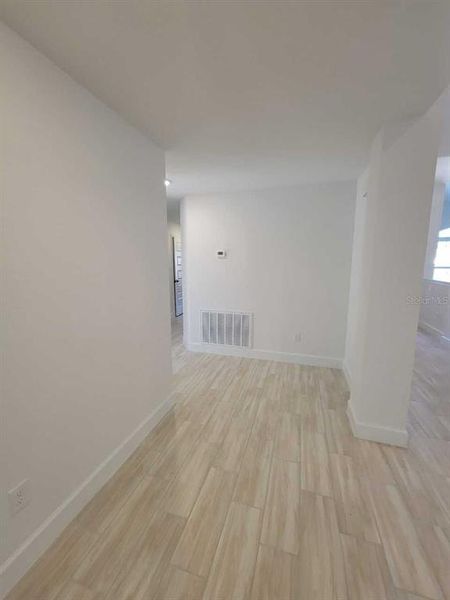 Spacious, unfurnished interior of a new home in , Ocala (Image 13).