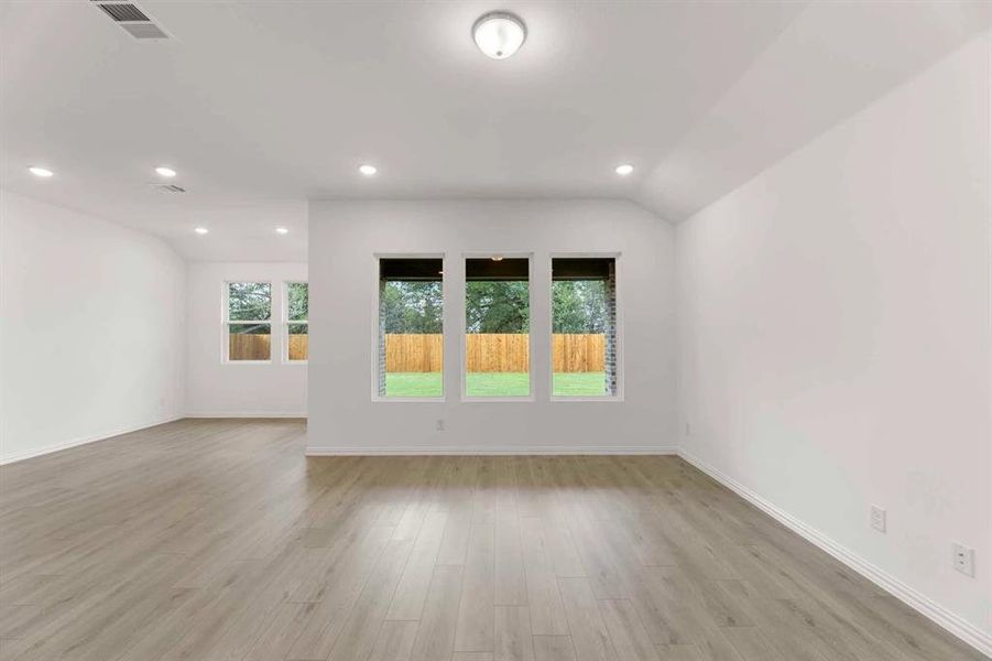 Spacious, unfurnished interior of a new home in Monticello Park, Princeton (Image 25).