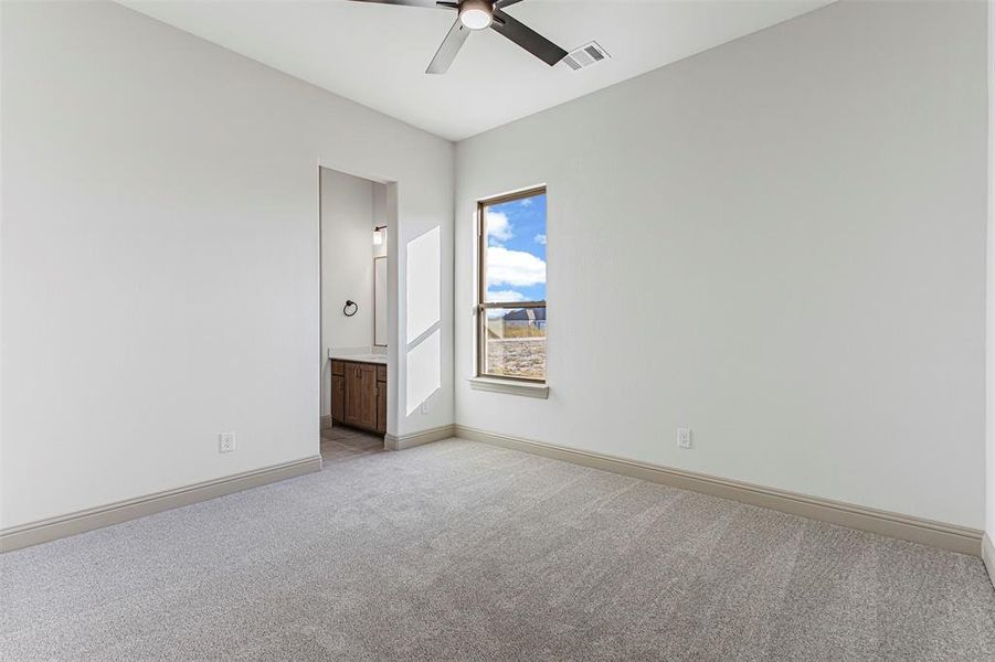 Spacious, unfurnished interior of a new home in Levante - 1 Acre Lots, Waxahachie (Image 26).