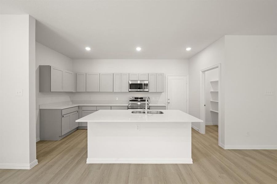 121 Kylie- Kitchen-2