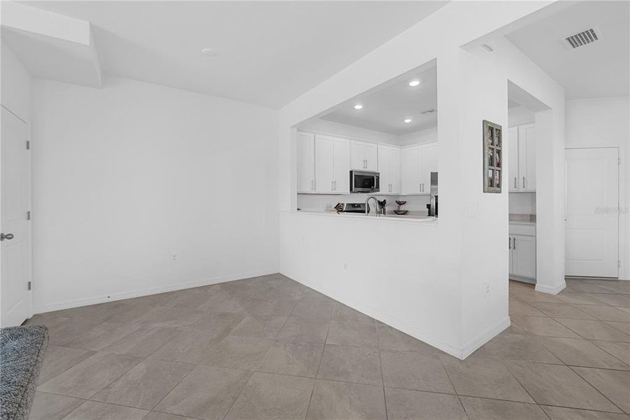 Spacious, unfurnished interior of a new home in , Punta Gorda (Image 21).