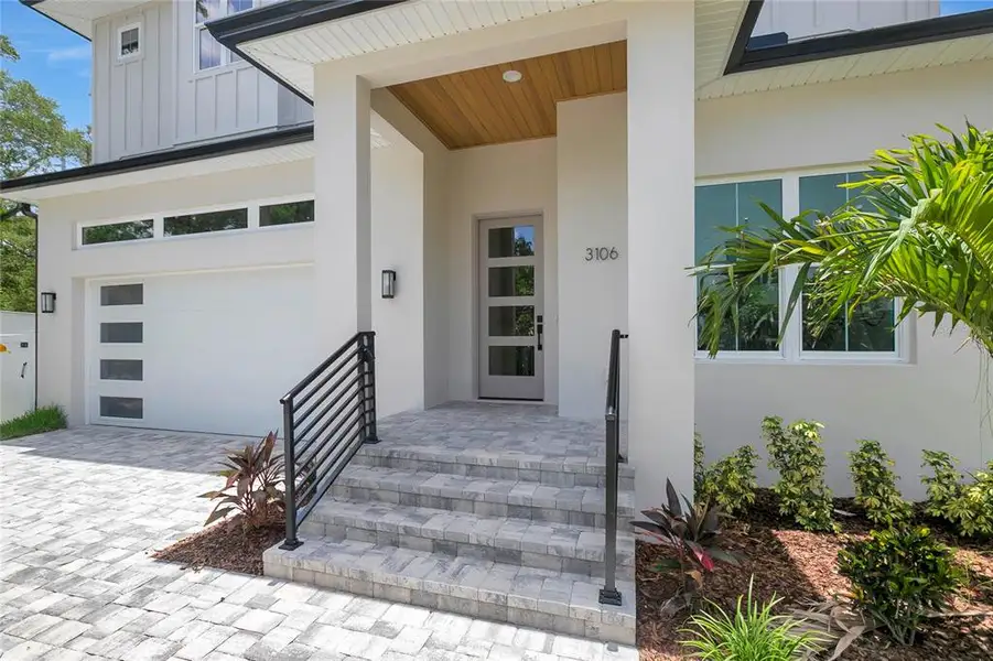 Exterior details and patio area of a home in , Tampa (Image 4).