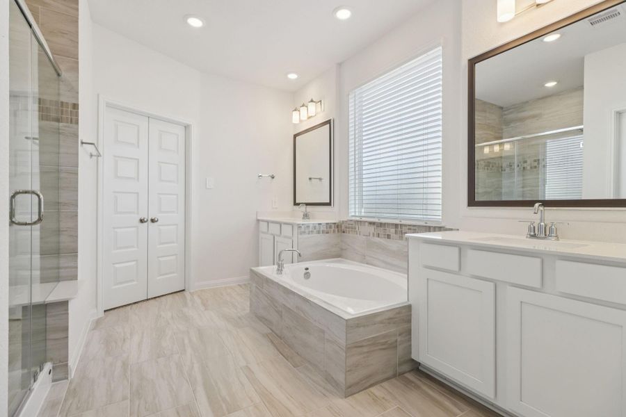 Furnished interior view inside a new home in Kemah Crossing - Luxe Series, Kemah (Image 14).