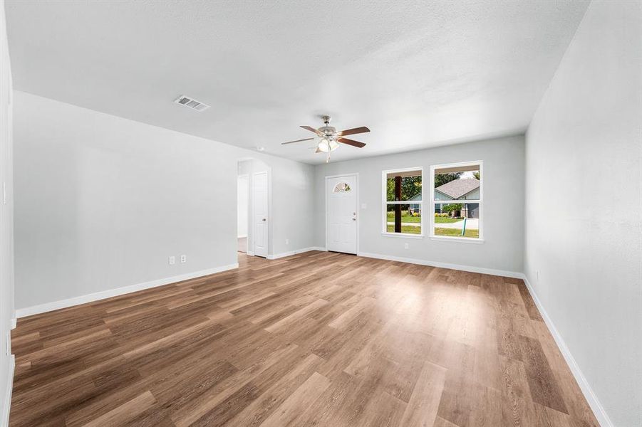 Spacious, unfurnished interior of a new home in , West Tawakoni (Image 17).