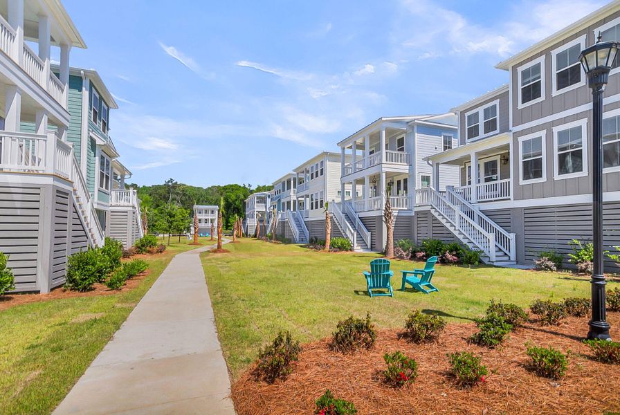 Exterior details and patio area of a home in Central Park, Charleston (Image 20).