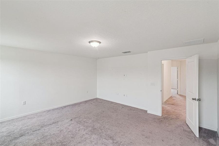Spacious, unfurnished interior of a new home in , Clermont (Image 28). Spacious, unfurnished interior of a new home in , Clermont (Image 28).