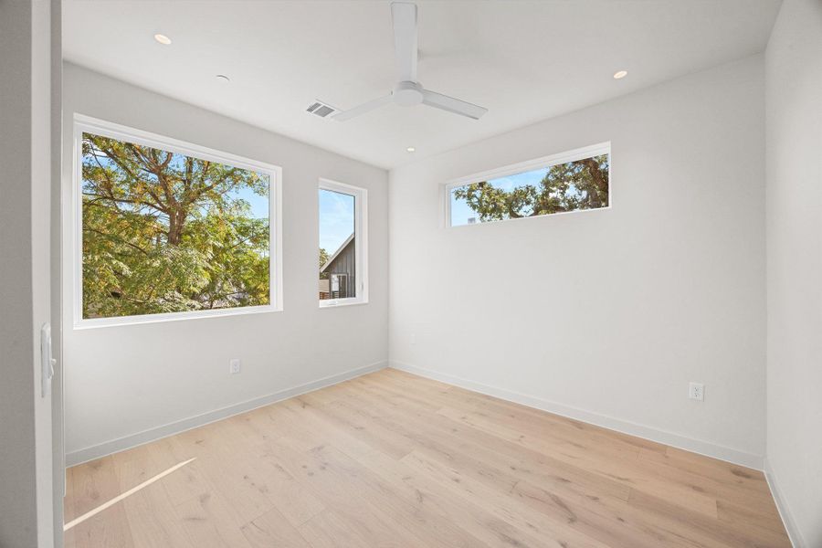Spacious, unfurnished interior of a new home in , Austin (Image 19).