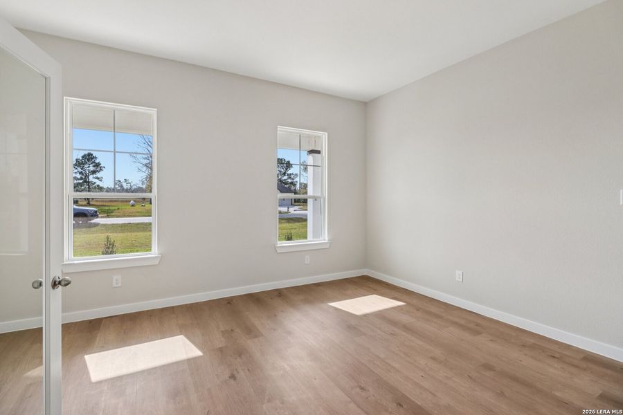 Spacious, unfurnished interior of a new home in Jordan's Ranch, San Antonio (Image 16).