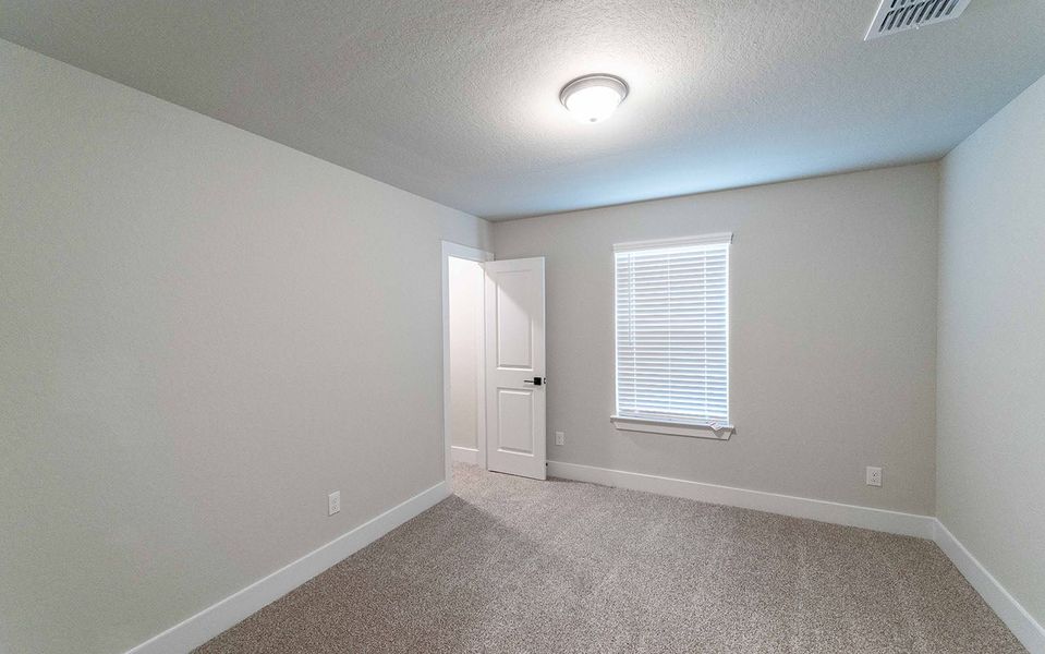 Spacious, unfurnished interior of a new home in Arcadia Ridge, San Antonio (Image 31).