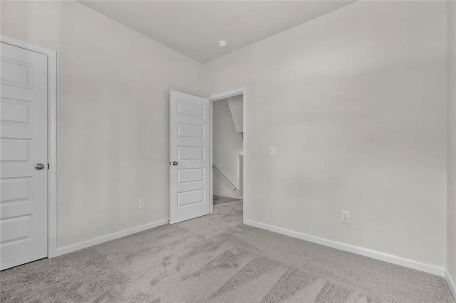 Spacious, unfurnished interior of a new home in North Haven, Rome (Image 19).