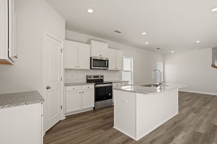 2,266sf New Home in Woodruff, SC.  - Slide 11