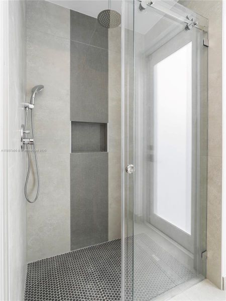 Cabana bath leading to pool Cabana bath leading to pool