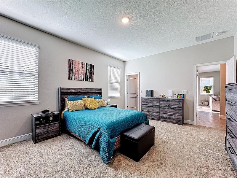Furnished interior view inside a new home in , Orlando (Image 37).