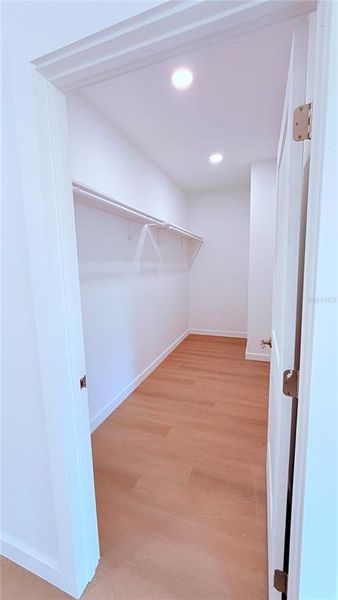 Spacious, unfurnished interior of a new home in , Lake Placid (Image 14).