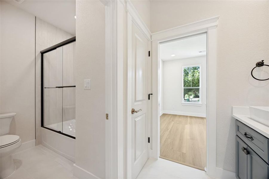 Furnished interior view inside a new home in , Pottsboro (Image 17).